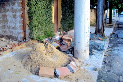 Materiais ocupam passeio público