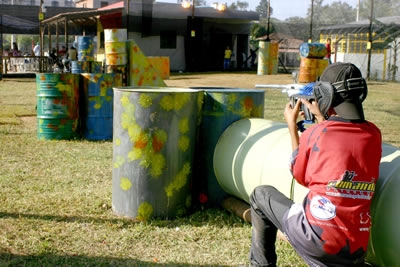 Paintball, diversão com emoção.