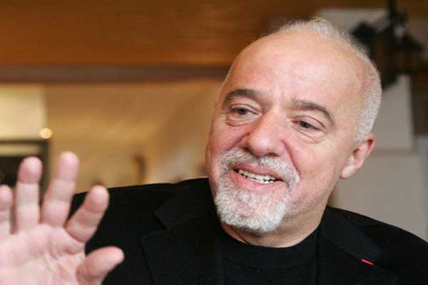 Líbia apreende livros de Paulo Coelho, Dan Brown e Nietzsche