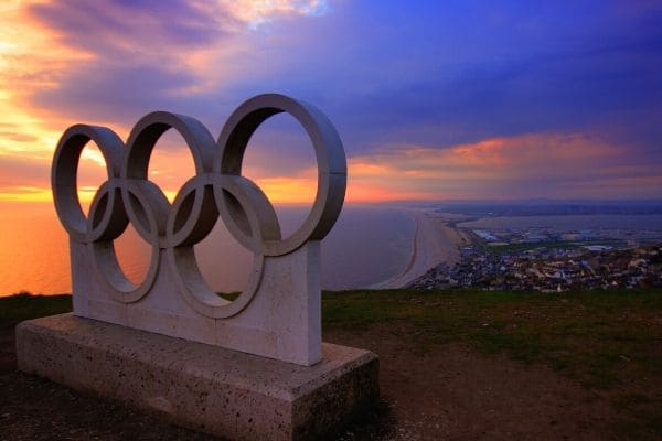 Membro mais antigo do COI diz que Jogos Olímpicos serão adiados