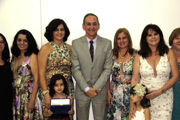 Empresário do ramo imobiliário é homenageado em Contagem