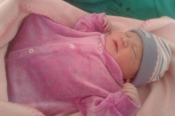 Bebê nasce dentro de veículo em Contagem