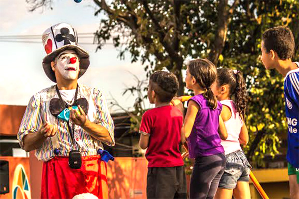 Evento gratuito na praça Iria Diniz nesse sábado (26)