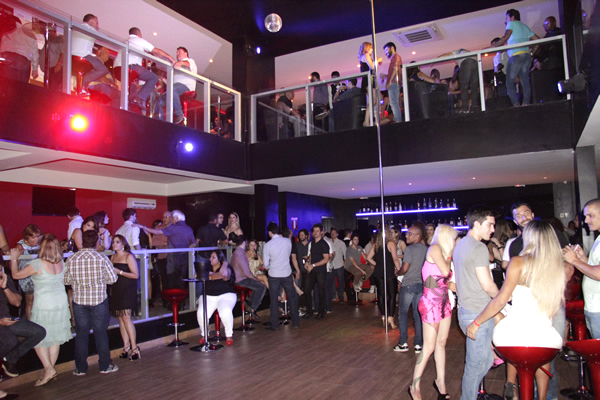Casa de shows  Funny Night chega a Contagem 