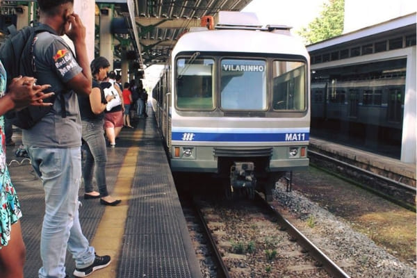 Estações do metrô fecham mais tarde durante a Black Friday