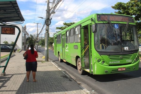 Linhas de ônibus passam a operar em horário de férias em Contagem