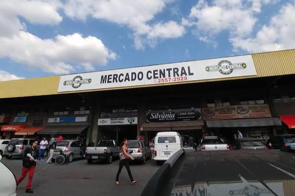 Mercado Central de Contagem é invadido por assaltantes, ninguém preso