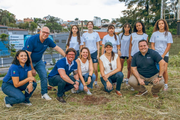 Projeto promove inclusão social por meio do tênis