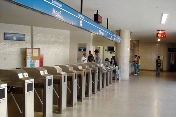 Metrô funcionará em horário normal no feriadão