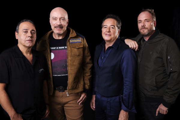 IRA! agita Contagem com show nostálgico com hits dos anos 80