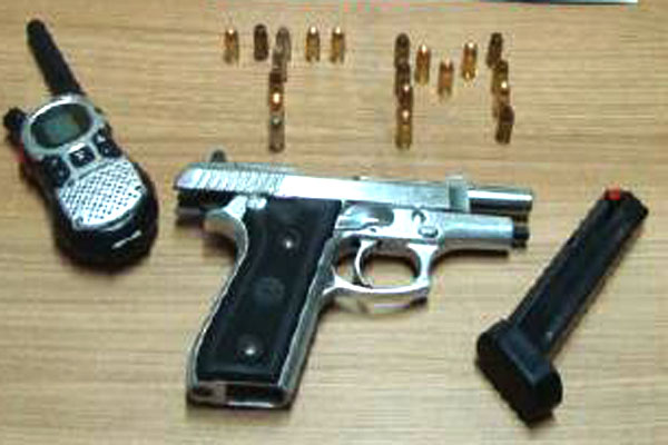 Homem é preso por porte ilegal de arma de fogo no bairro Arvoredo