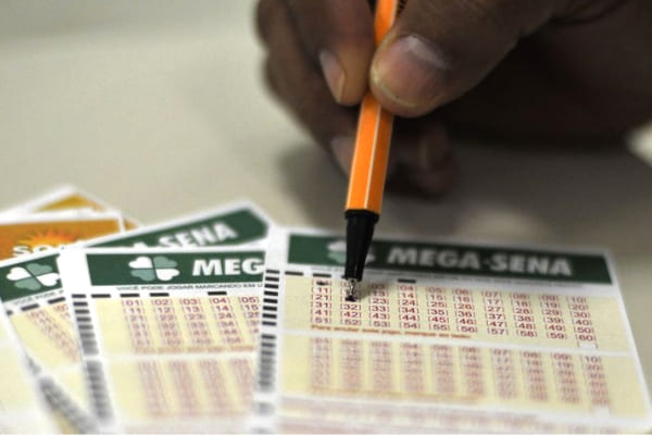 Mega-Sena sorteia nesta quarta-feira o maior prêmio deste ano