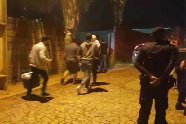 Fiscalização encerra rave com mais de 150 pessoas em Contagem