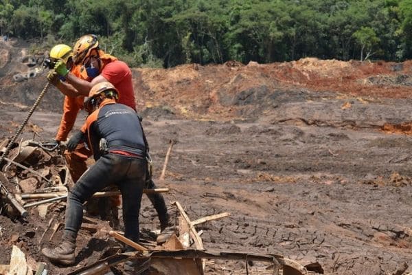 Buscas por vítimas chegam ao 151º dia em Brumadinho