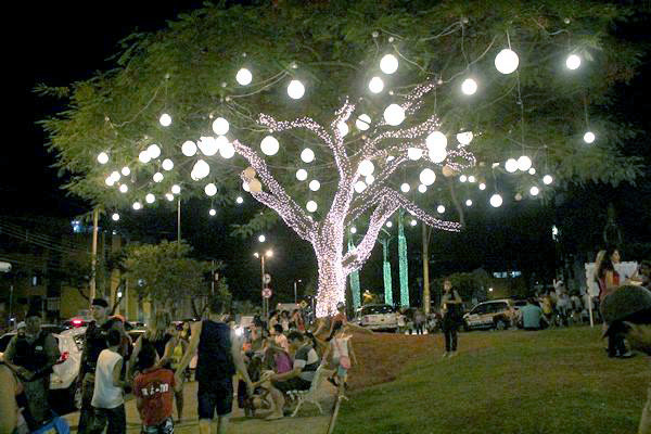 Contagem já está iluminada para o Natal