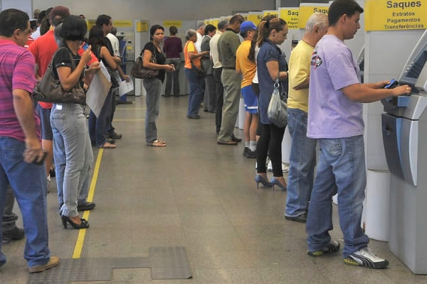 Bancos têm horários diferenciados de atendimento, nos próximos dias