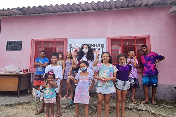 Cozinha Solidária do Ipê Amarelo faz almoço especial de Natal