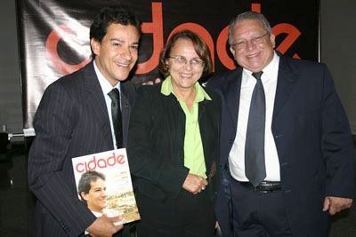 Carlin Moura é capa da Revista Cidade