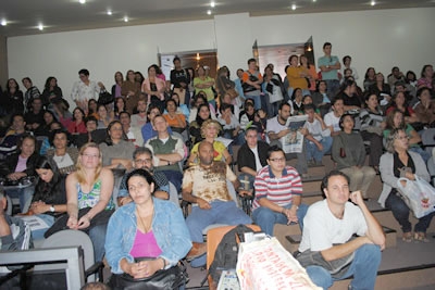 Professores de Contagem em pé de greve