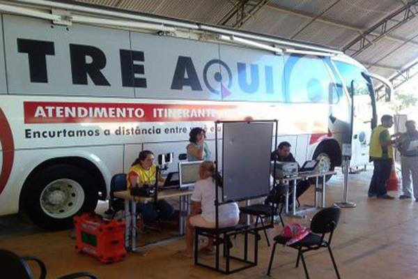 Serviços eleitorais são ofertados em ônibus do TRE Aqui