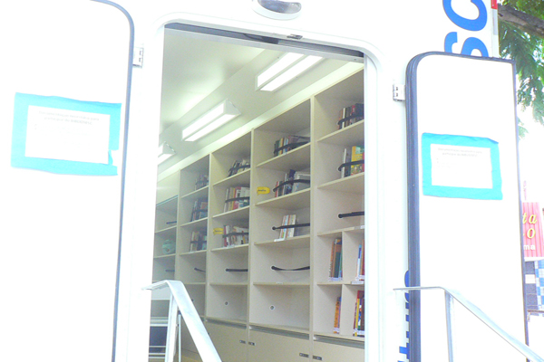 Nova Contagem recebe Biblioteca Móvel