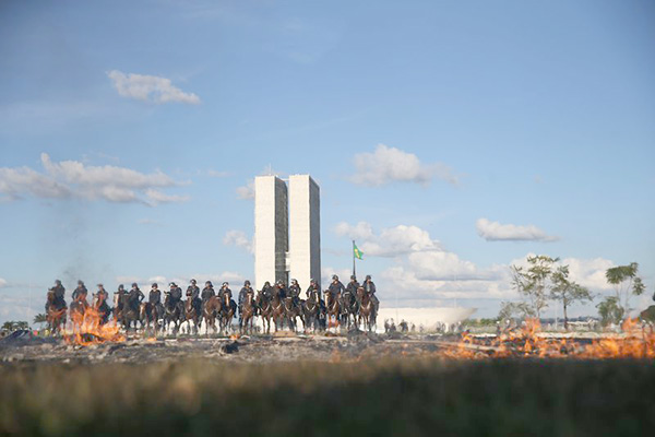 Forças Armadas começam a deixar Esplanada dos Ministérios
