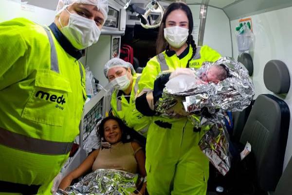 Bebê nasce dentro de ambulância na BR-040 em João Pinheiro