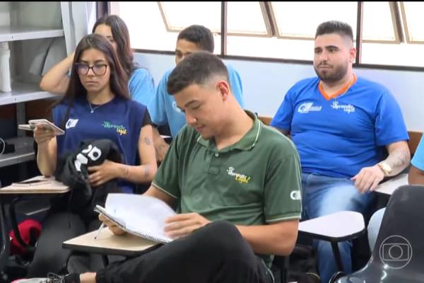 CIEE/MG oferece vagas de estágio e para aprendizes