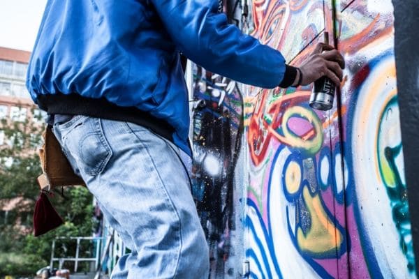 Polícia Civil realiza operação de combate a pichações em Contagem