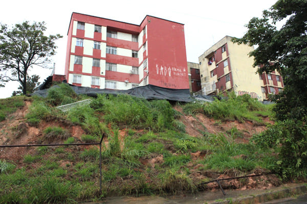 Conjunto Columbia em risco iminente 
