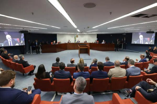 STF torna Bolsonaro e mais sete réus por tentativa de golpe de Estado