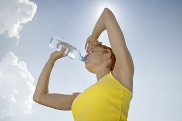 Calor e baixa umidade exigem reforço na hidratação
