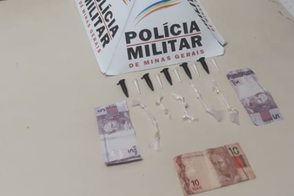 Mulher e adolescente são detidos com drogas em Contagem
