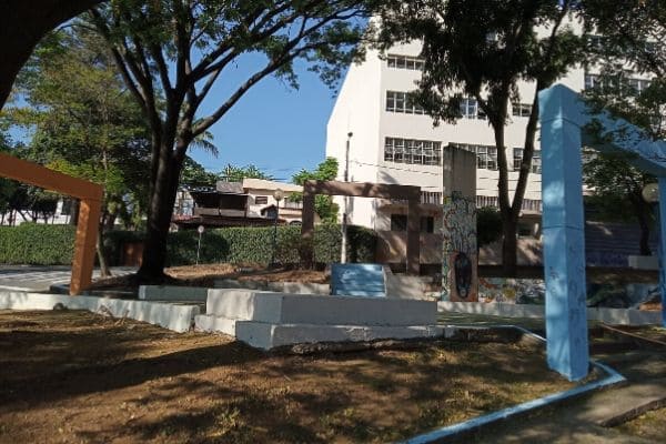 Iniciativa popular conclui revitalização de praça no JK