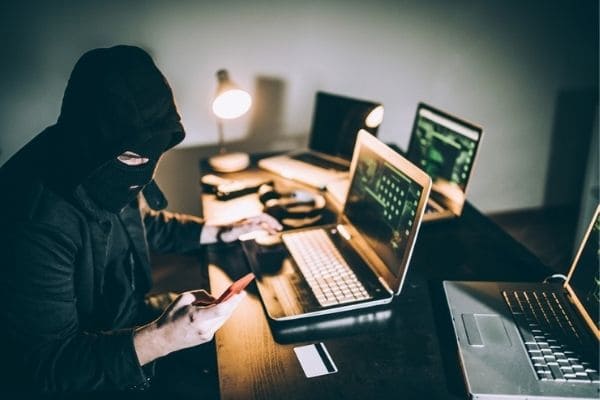Cuidado, é golpe! Cemig alerta clientes sobre ação de bandidos