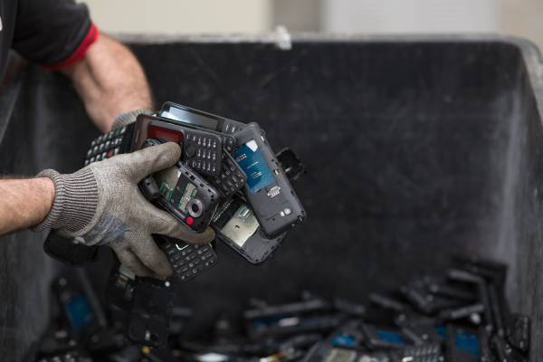 Contagem recebe drive-thru para descarte correto de lixo eletrônico