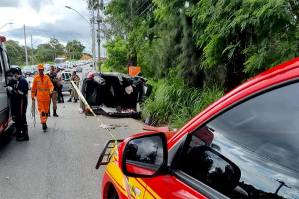 Duas pessoas morrem em grave acidente na LMG-808, em Contagem