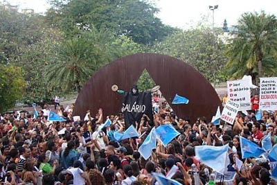 Educação pública para novamente