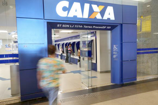 Bancos só reabrem para atendimento ao público na quarta-feira