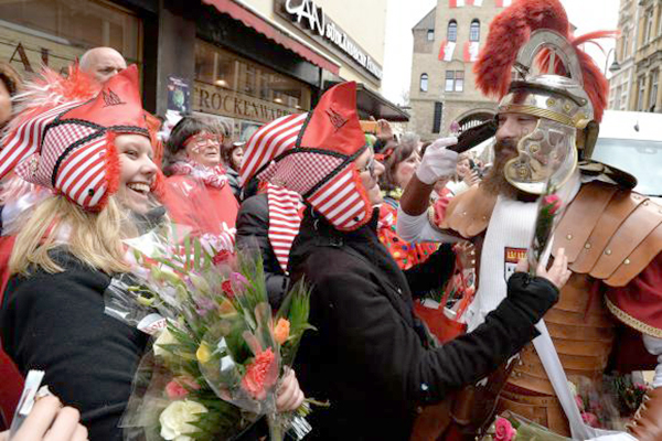 Tradição e fantasia se misturam em festas históricas do Carnaval europeu