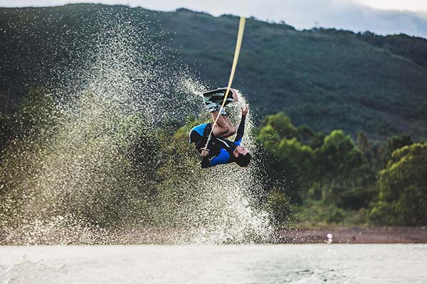 Festa abre nova edição de evento de wakeboard na RMBH