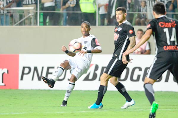 Atlético-MG vence Libertad e reassume liderança de grupo na Libertadores