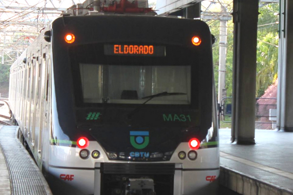 Manutenção em trilhos aumenta intervalos do metrô
