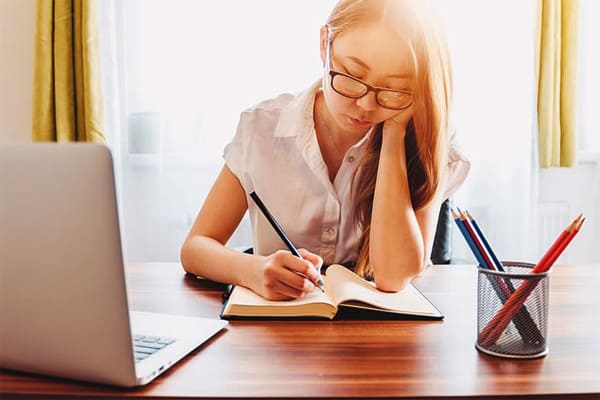 O que levar em conta ao decidir estudar inglês em casa?