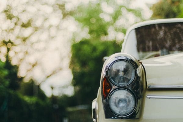 Fanaticar reúne carros rebaixados e antigos em Contagem