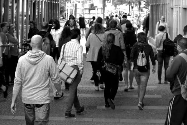 População brasileira passa de 211,7 milhões de habitantes, estima IBGE