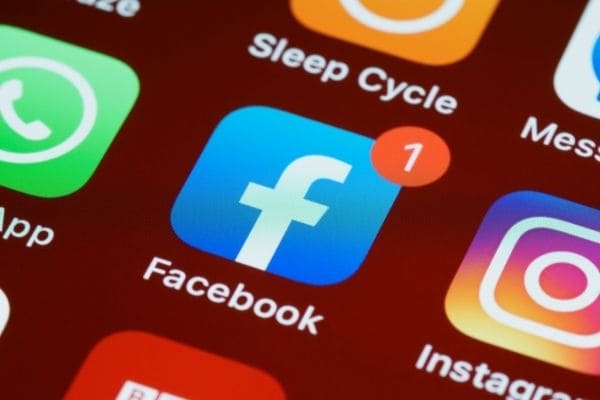 Instagram e Facebook vão inserir rótulos em postagens sobre eleições