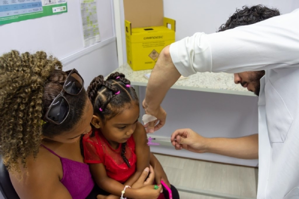 Saiba quem pode receber a vacina pneumo 20 e onde encontrá-la em Contagem