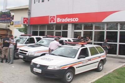 Libertada família de gerente de banco