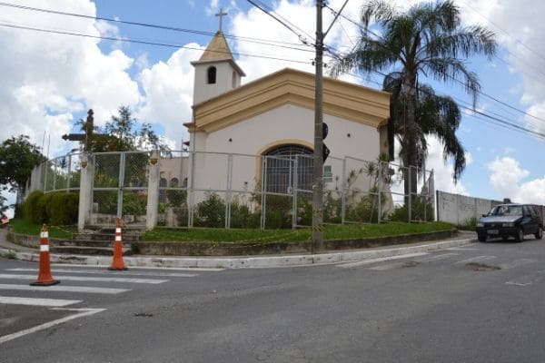 Trânsito é alterado próximo à capela Santa Helena